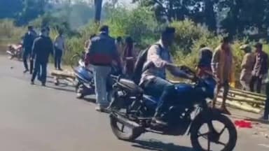 कोंडागांव: दुधगांव में NH-30 पर गंभीर हादसा, मजदूरों से भरी छोटा हाथी वाहन पलटी, चालक गंभीर रूप से घायल