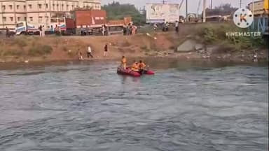 కూసుమంచి: తెల్దరుపల్లి స్టేజి సమీపంలో స్నానానికి వెళ్లి లారీ డ్రైవర్ సాగర్ కలలో గల్లంతు