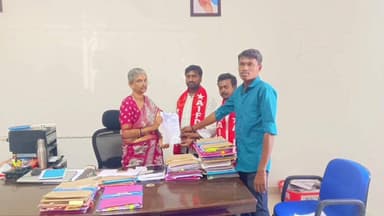 AIDF విద్యార్ధి సంఘ నాయకులు ఆర్థివోకు వినతి పత్రం ఇచ్చారు. ఎంజేపీ హాస్టల్ కు పక్క భవనం కేటాయించాలని వినతి