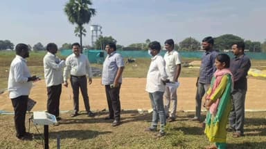 రేగొండ: రేగొండ మండలంలోని కొనుగోలు కేంద్రాలను పరిశీలించిన అదనపు కలెక్టర్ అశోక్ కుమార్