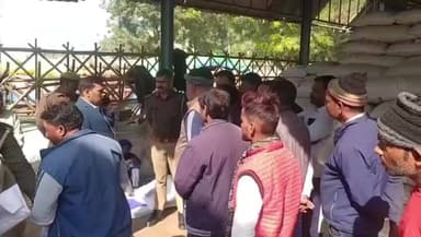 कालपी: कालपी गल्ला मंडी परिसर का एसडीएम ने किया औचक निरीक्षण, किसानों और व्यापारियों के बीच तकरार की शिकायतों के बाद लिया एक्शन