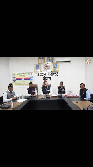 मातृभूमि की रक्षा हेतु सदैव तत्पर रहने वाले भारतीय सेना के वीर जवानों को #सशस्त्र_सेना_झंडा_दिवस की हार्दिक शुभकामनाएं। ...