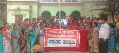 ಜಗಳೂರು: ಬಿಸಿಯೂಟ ತಯಾರಕರ ಬೇಡಿಕೆಗಳಿಗೆ ಅಧಿವೇಶನದಲ್ಲಿ ಧ್ವನಿ ಎತ್ತಲು ಪಟ್ಟಣದಲ್ಲಿ ಶಾಸಕ ಬಿ.ದೇವೇಂದ್ರಪ್ಪಗೆ ಮನವಿ