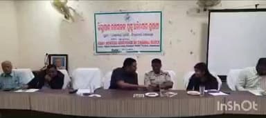 ଫୁଲବାଣୀ ସହର: କନ୍ଧମାଳ ଜିଲ୍ଲା ଟିକାବାଲି ପଞ୍ଚାୟତ ସମତି ସଭା ଗୃହଠାରେ ଆଜି କନ୍ଧମାଳ ଜିଲ୍ଲାପାଳ ବେଦ ଭୂଷଣଙ୍କ ଅଧ୍ଯକ୍ଷତାରେ ଯୁଗ୍ମ ଜନଶୁଣାଣୀ ଅନୁଷ୍ଠିତ