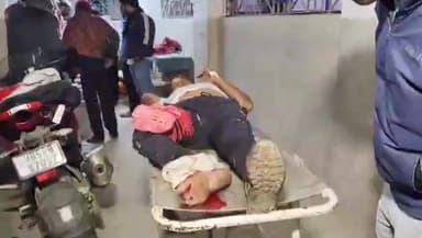 লালগোলা: লালগোলা–ভগবানগোলা রাজ্য সড়কে ভয়াবহ সংঘর্ষ: দুই যুবক গুরুতর জখম, মুর্শিদাবাদ মেডিক্যালে রেফার