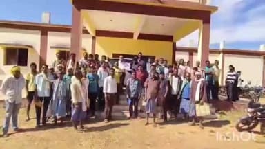 केशकाल: धान खरीदी लिमिट को लेकर किसानों में भारी नाराजगी, धनोरा धान खरीदी केंद्र को ताला लगाकर धरने पर बैठे किसान