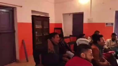 बाढ़: बाढ़ के कचहरी स्थित सत्यनारायण हॉल बाढ़ क्लब में बाढ़ अनुमंडल पत्रकार संघ की बैठक आयोजित