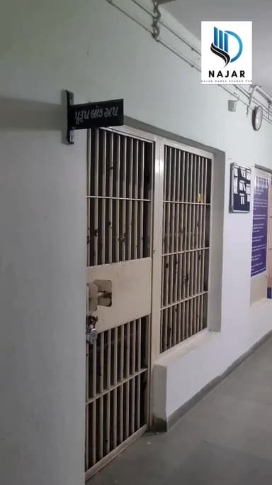 ખેડબ્રહ્મા: વડાલી પોલીસ દ્વારા ખેડબ્રહ્મા પોલીસ સ્ટેશનને બહાર જેટલા આરોપીઓને મોકલી અપાયા બપોર બાદ હિંમતનગર ખાતે રજુ કરાયા
ગતરોજ વડાલ