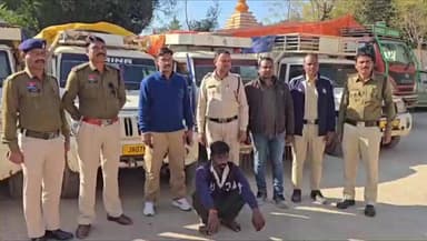 जशपुर: जरिया में पुलिस ने 6 पिकअप में 152 क्विंटल अवैध धान किया ज़ब्त