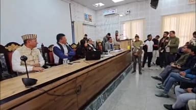 गरुड़: जिलाधिकारी आकांक्षा कोडें की अध्यक्षता में गरूड़ ब्लॉक सभागार में जनता दरबार का आयोजन, सुनी गई समस्याएं और हुआ निदान