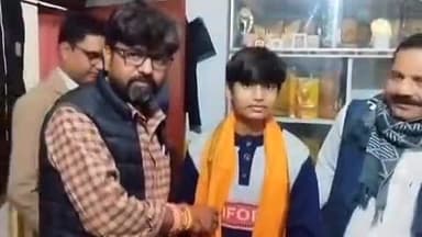 मांझी: सोनपुर आइडल विजेता रौनक रतन का ताजपुर में भव्य स्वागत