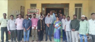 ఇల్లందు: పంచాయతీ ఎన్నికల ప్రక్రియను పకడ్బందీగా నిర్వహించాలని అధికారులను ఆదేశించిన జిల్లా కలెక్టర్