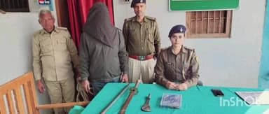 फुलपरास: नरहिया थाना पुलिस ने अवैध हथियार, 2 देशी कट्टा, 34 जिंदा कारतूस के साथ एक व्यक्ति को किया गिरफ्तार