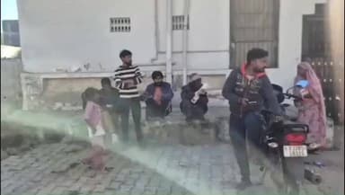 आबू रोड: आबूरोड के गांधीनगर वार्ड 24 में राशन डीलर की मनमानी से लोगों का फूटा आक्रोश,राशन नहीं मिलने पर बड़ा बुरा असर#jansamaya