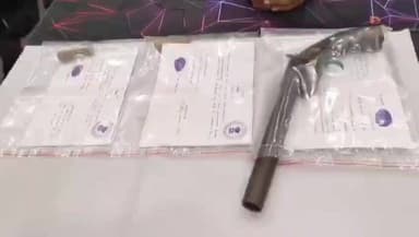 ফরাক্কা: আগ্নেয়াস্ত্র ও কার্তুজ সহ গ্রেফতার এক যুবক ফরাক্কার চন্ডিপুর এলাকা থেকে