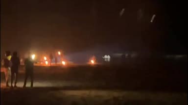 কেশিয়ারি: কেশিয়াড়ির বেনাডিহা এলাকায় হুলাপার্টি দিয়ে চলছে হাতি তাড়ানো