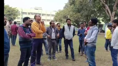 নওদা: আমতলা যতীন্দ্র রাজেন্দ্র মহাবিদ্যালয় গ্রাউন্ডে নতুন আনুষ্ঠানিক মঞ্চের কাজ পরিদর্শনে জেলা পরিষদের শিক্ষা কর্মাধ্যক্ষ