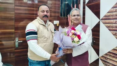 চাপড়া: চাপড়া থানার নতুন আই সি - কে সোমবার পুষ্পস্তবক দিয়ে ও মিষ্টিমুখ করিয়ে সংবর্ধনা দিলেন বিধায়ক রুকবানুর রহমান