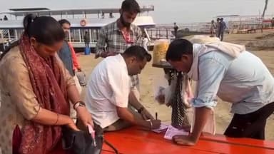 #वाराणसी में पान खाकर थुकने पर कटा पहला चालान पान खाना पड़ा महंगा ढाई सौ रुपए का पड़ा एक पान.... #Varansi #vidieoviral #...