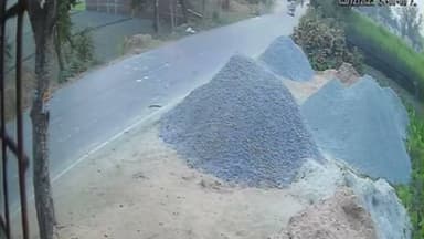 #देवरिया के बंजरिया मोड़ के पास का लाइव वीडियो आया सामने #Deorianews #UpNews #Deorianewstoday