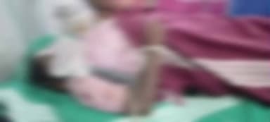 நத்தம்: நத்தம் அருகே கார் மோதி 5 பள்ளி மாணவிகள் படுகாயம் நடவடிக்கை கோரி கிராம மக்கள் சுங்கசாவடியை மறித்து சாலை மறியல்