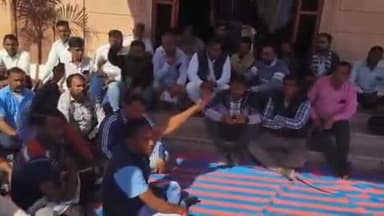 भोपालगढ़: पीपाड़ नगर पालिका के कर्मचारियों ने झाड़ू डाउन–पेन डाउन आंदोलन किया, कांग्रेस नेता की गिरफ्तारी की मांग पर अड़े