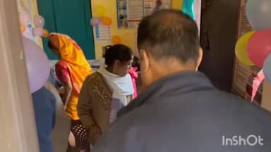 डुमरांव: पीएचसी, एपीएचसी और यूपीएचसी में प्रसव पूर्व जांच शुरू, पुराना भोजपुर में जांच कराने पहुंची गर्भवती महिलाएं
