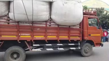 எட்டயபுரம்: எட்டையபுரம் பேருந்து நிலையம் முன்பு ஏஐடியுசி கட்டிட தொழிலாளர் சங்கம் சார்பில் ஆர்ப்பாட்டம்