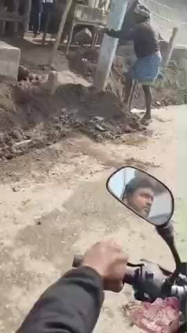 रुपौली: रूपोली प्रखंड के विभिन्न इलाकों में अतिक्रमण हटाने के लिए बुलडोजर चल रहा है