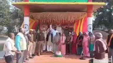 लालगंज: ड्रमंडगंज क्षेत्र के पटेहरा गांव में शहीद केसरी सिंह के शहादत दिवस पर थानाध्यक्ष सहित क्षेत्रीय लोगों ने श्रद्धांजलि दी