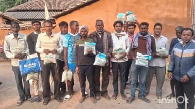 कुकड़ू: लेटेमदा में किसानों के बीच सरसों के बीज का वितरण किया गया