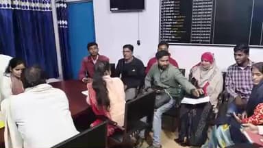 फुलवरिया: फुलवरिया प्रखंड कार्यालय में स्वच्छता पर्यवेक्षकों के साथ बैठक, BDO ने दिए अहम निर्देश