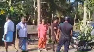 കാർത്തികപ്പള്ളി: മേല്ലാടം കന്യേ കോണി പടിയിൽ നിയന്ത്രണം തെറ്റിയ കാർ മതിലിൽ ഇടിച്ച് അപകടം