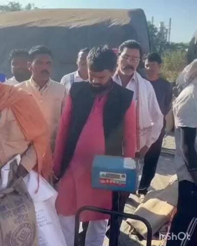 जगदलपुर: नगरनार धान खरीदी केंद्र का पूर्व विधायक रेखचंद जैन ने किया निरीक्षण, कहा- खरीदी प्रक्रिया पूरी तरह अव्यवस्थित