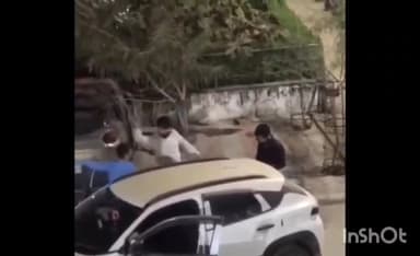 मुरार: अस्पताल परिसर में शराबियों का हंगामा: तेज संगीत पर कार के सामने किया नृत्य, वीडियो वायरल