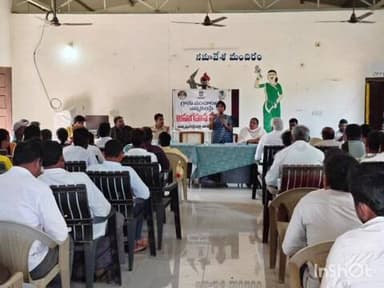 అశ్వారావుపేట: చండ్రుగొండ మండలంలో గ్రామపంచాయతీ పోటీ అభ్యర్థులతో సమావేశం నిర్వహించిన వ్యయ పరిశీలకులు లావణ్య