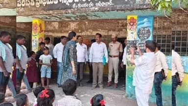 సిర్పూర్ టి: లోడుపల్లి గ్రామంలో పోలింగ్ కేంద్రాన్ని పరిశీలించిన కాగజ్ నగర్ సబ్ కలెక్టర్ శ్రద్ధ శుక్ల