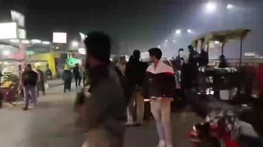 चंदौली: चंदौली बाजार में पुलिस ने किया औचक निरीक्षण, चिखना दुकानों को शराब परोसने से किया सख्त मना, उल्लंघन पर होगी कार्रवाई