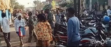 एटापल्ली: एटापल्लीचा आठवडी मंगळवारचा बाजारात वाहतूकीची कोंडी, पार्किंग व्यवस्थेअभावी नागरिक त्रस्त