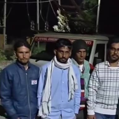 राजगढ़: हिरनौटी गांव में अवैध बिजली चोरी के मामले में डिंबा को किया गया ज़ब्त, वीसीआर भरी