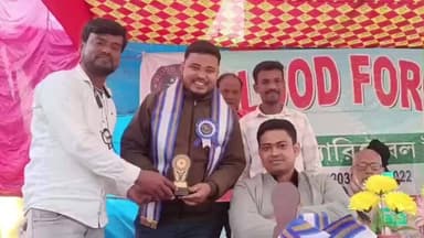 সাগরদিঘি: ব্লাড ফোর্স সংস্থার উদ্যোগে সেখদীঘি মিলন মেলা প্রাঙ্গণে ভাইজান রেস্টুরেন্টের সহযোগিতায় স্বেচ্ছায় রক্তদান শিবির