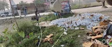 फुलपरास: पतौना थाना पुलिस ने 13 मामलों में ज़ब्त 587 लीटर शराब को किया विनष्ट