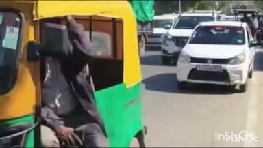 ઇડર: ઈડરમાં ફરી ટ્રાફિકજામની સર્જાઈ સમસ્યા :ઇડર ડેપોથી સત્યમ ચોકડી સુધી ટ્રાફિકજામ
ગતરોજ સોમવારે સોમવારે ઇડર બસ સ્ટેન્ડથી