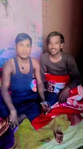 लहरपुर मल्लापुर नहीं के रहने वाले हे अरब पीते हुए पकड़े जाने पर 10000 का जुर्माना चार पड़ा