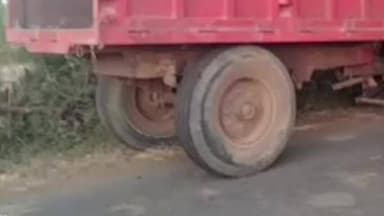 सिंदेवाही: धानाने भरलेली ट्रॅक्टर टाली उलटून एका मजुराचा मृत्यू तर दोन जण गंभीर जखमी नवरगाव मार्गावरील घटना