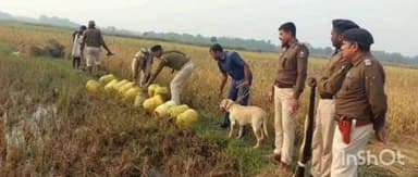 बिस्फी: बिस्फी पुलिस और डॉग स्क्वाड टीम ने 500 लीटर देशी शराब नष्ट की