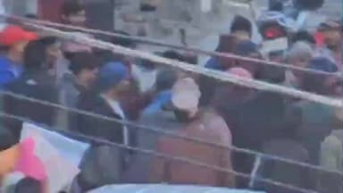 कल्पा: रिकांगपिओ बाजार में एक वाहन चालक ने सड़क पर खड़ा किया वाहन, लोगों की भीड़ हुई एकत्रित