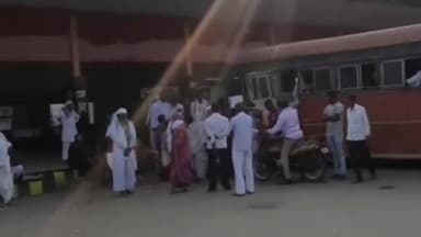 चोपडा: चोपडा येथील बस स्थानकावर वृद्ध व्यापाऱ्याचे ५० हजार रुपये चोरी ,अज्ञात चोरट्याविरुद्ध चोपडा शहर पोलिसात गुन्हा दाखल.