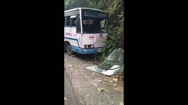 തൊടുപുഴ: മൂലമറ്റം അന്ത്യൻപാറയിൽ നിയന്ത്രണം നഷ്ടമായ കെഎസ്ആർടിസി ബസ് പാറക്കെട്ടിൽ ഇടിച്ച് അപകടം, വൻ ദുരന്തം ഒഴിവായി