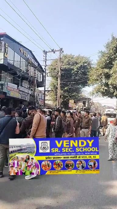 एसएसपी व तमाम बड़े अधिकारी पहुंचे बनभूलपुरा थाने